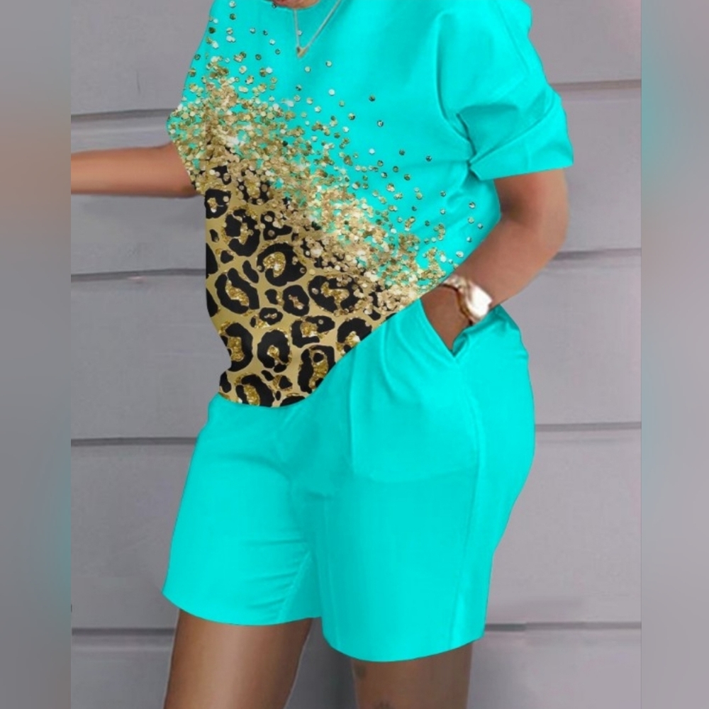 Leopard pri t O-neck top and shorts set